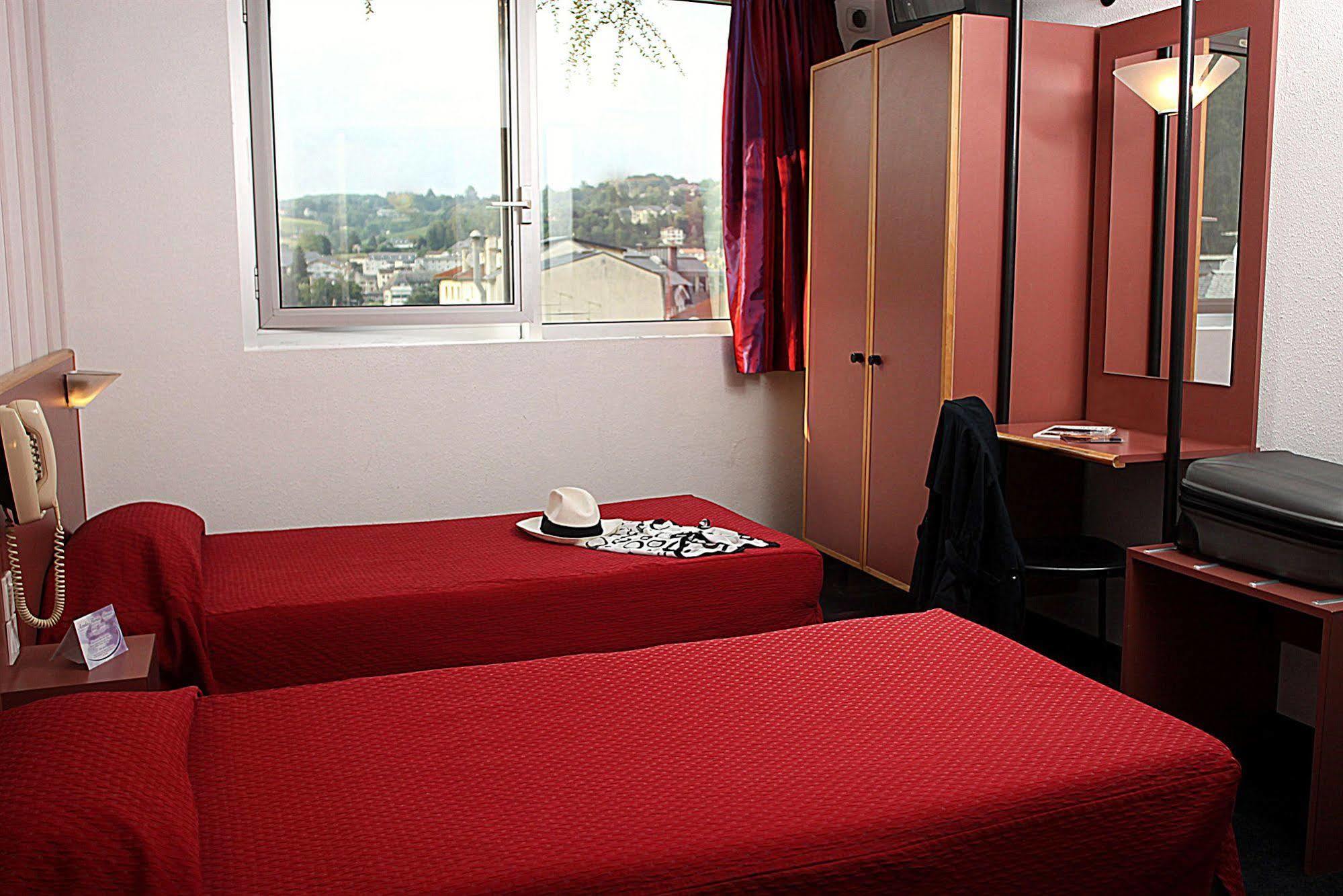 Hotel Acadia Lourdes Bagian luar foto